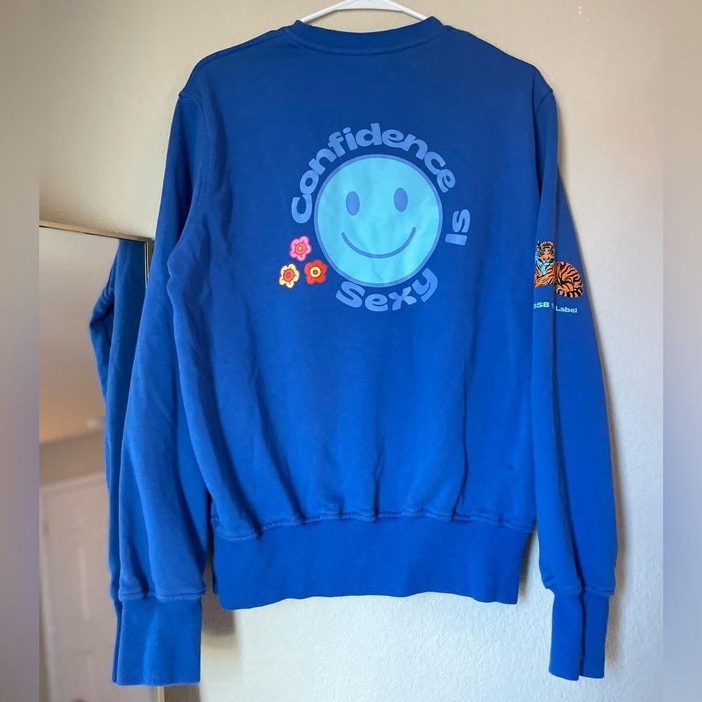 NWOT 858 The Label Confidence is Sexy Crewneck size Medium - Picture 5 of 7